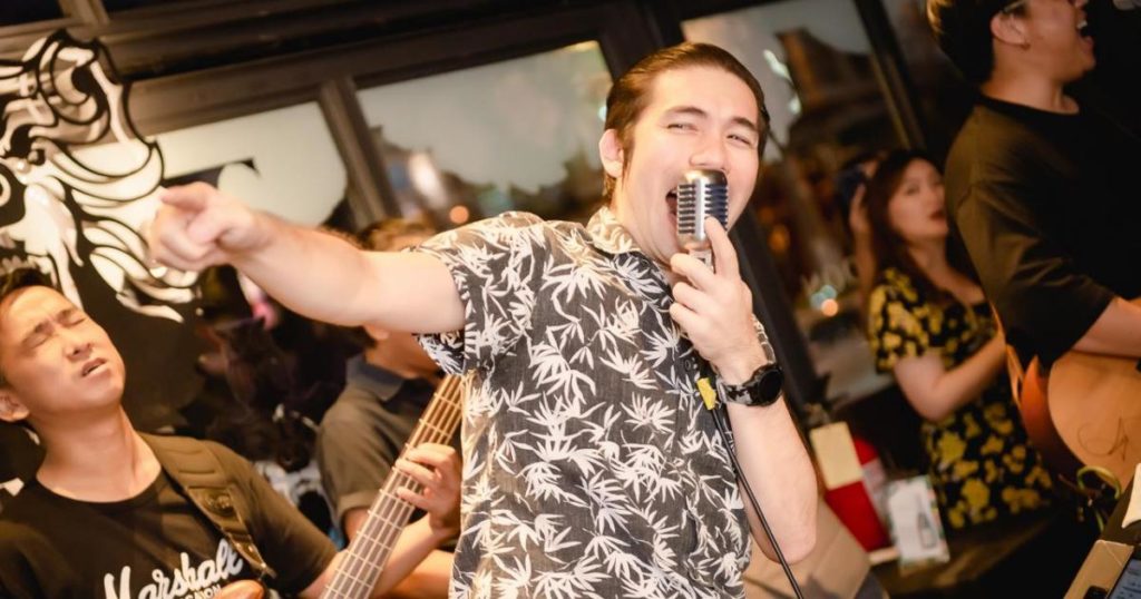 อารมณ์นักร้องมา พาคนดูอิน